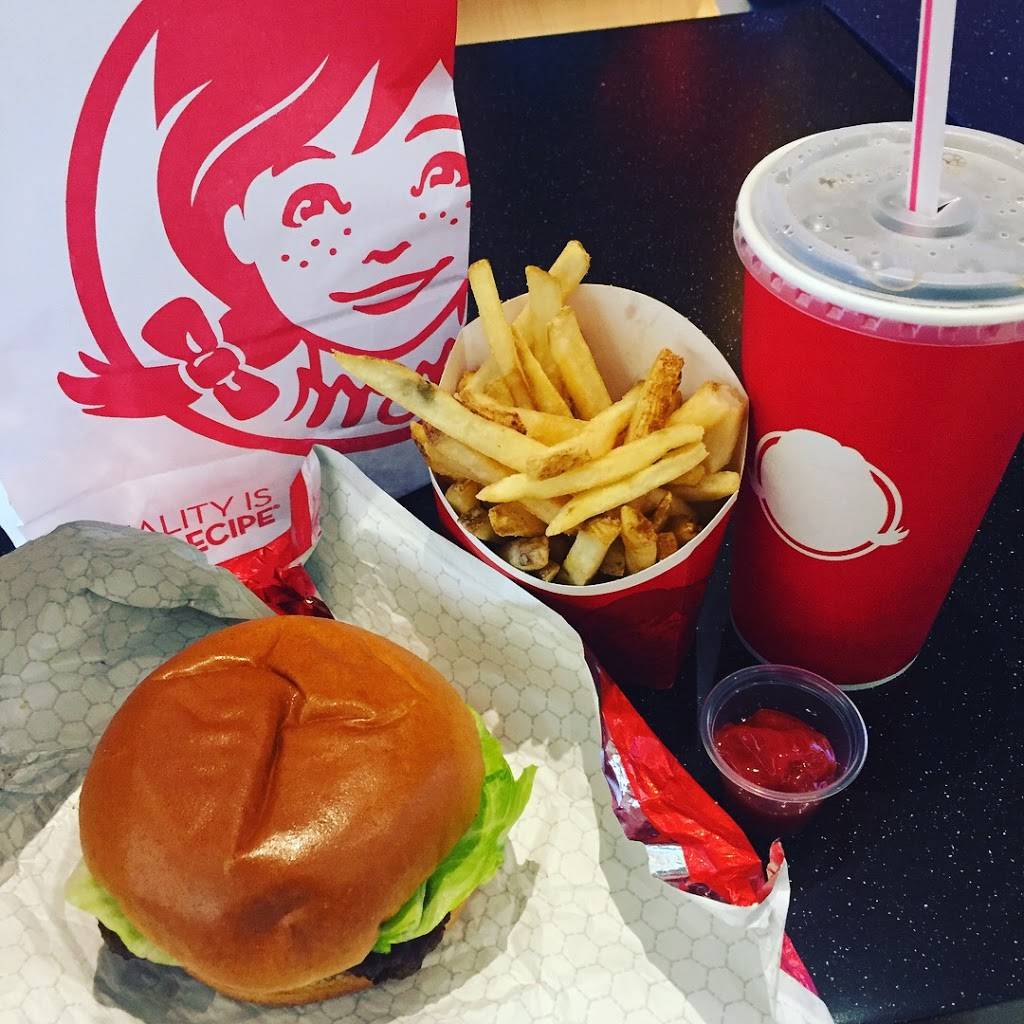 Wendys | restaurant | 100 Hotel Dr Terminal A, East Boston, MA 02128, USA | 6175611417 OR +1 617-561-1417