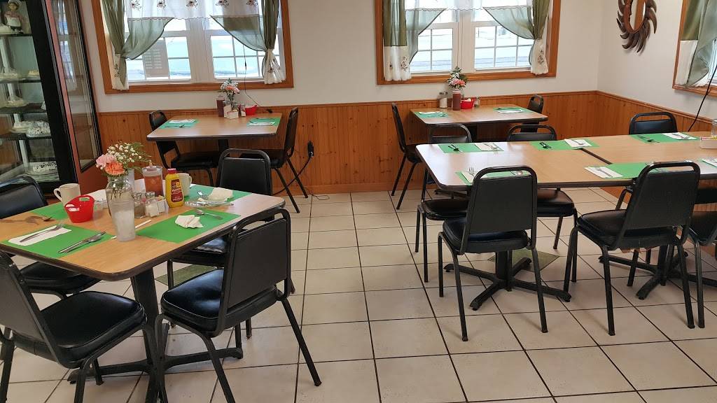 Cooks Family Diner | restaurant | 32939 US-11, Philadelphia, NY 13673, USA | 3156423350 OR +1 315-642-3350