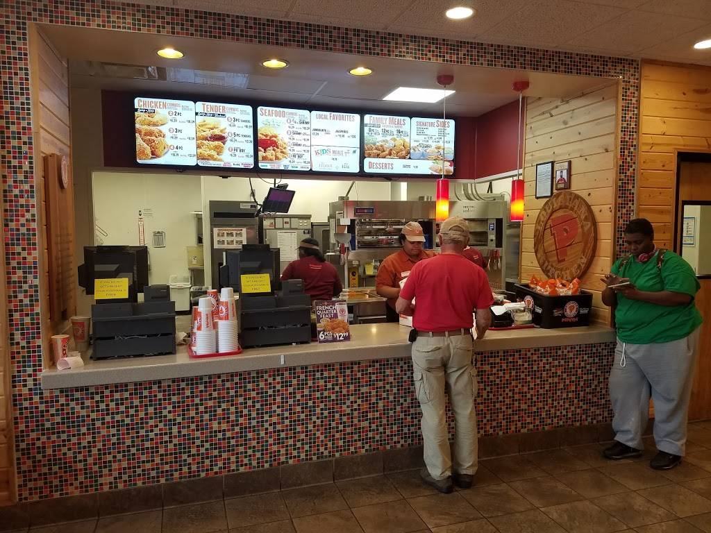 Popeyes Louisiana Kitchen | restaurant | 4401 US-17, Richmond Hill, GA 31324, USA | 9127563381 OR +1 912-756-3381