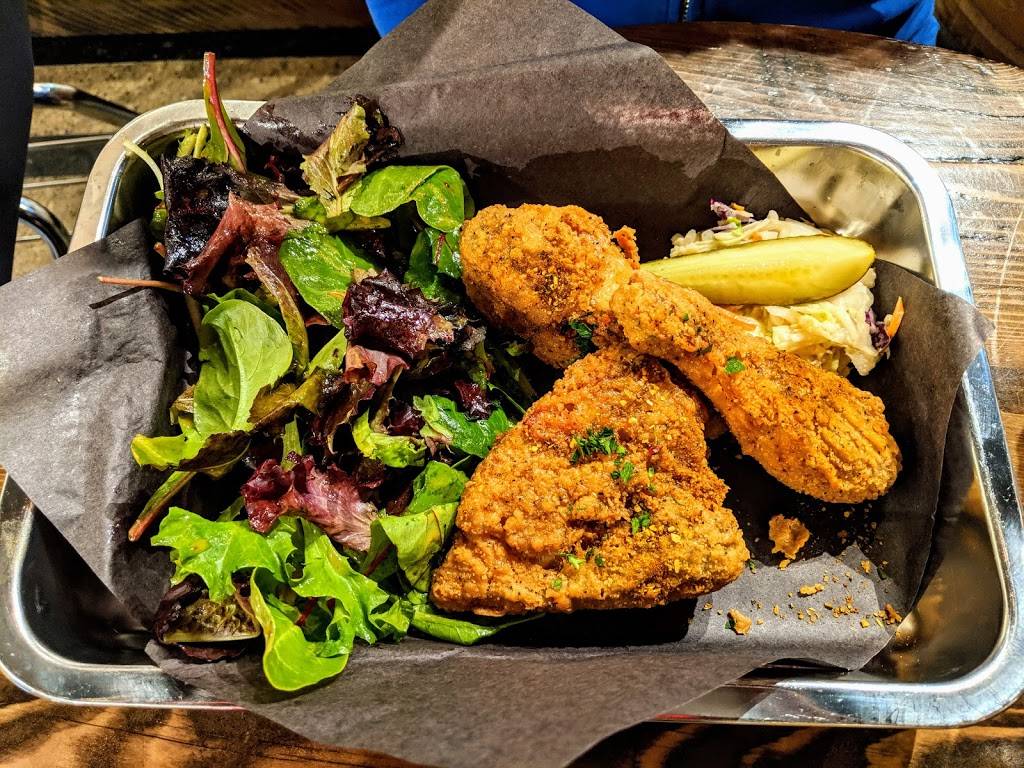 Blackjack BBQ Square 1 | restaurant | 100 City Centre Dr FM02, Mississauga, ON L5B 2C9, Canada | 9052322388 OR +1 905-232-2388