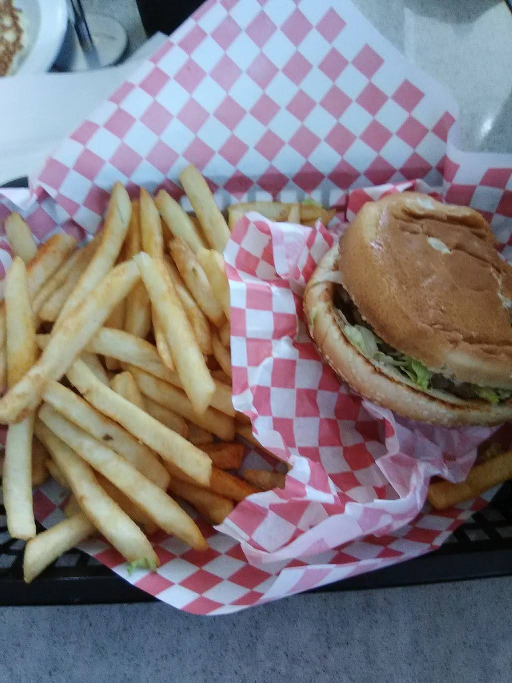 Alex Burgers | restaurant | 4767 E Olympic Blvd, Los Angeles, CA 90022, USA | 3232688156 OR +1 323-268-8156