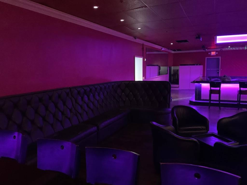 Diamond Club Cabaret & Restaurant | restaurant | 673 Hunts Point Ave, The Bronx, NY 10474, USA | 9144692587 OR +1 914-469-2587