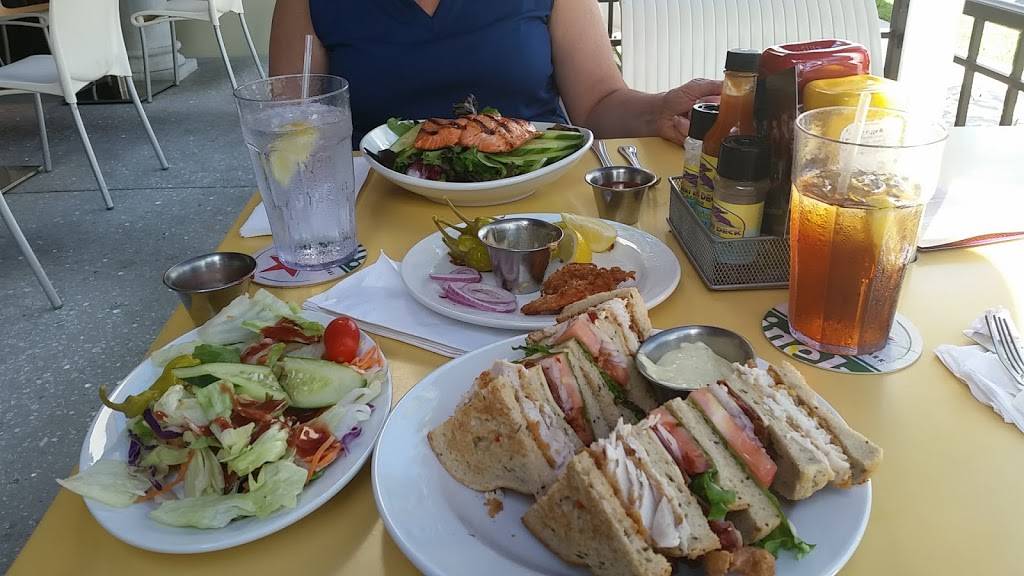 Daiquiri Deck Island of Venice | restaurant | 300 W Venice Ave, Venice, FL 34285, USA | 9414880649 OR +1 941-488-0649