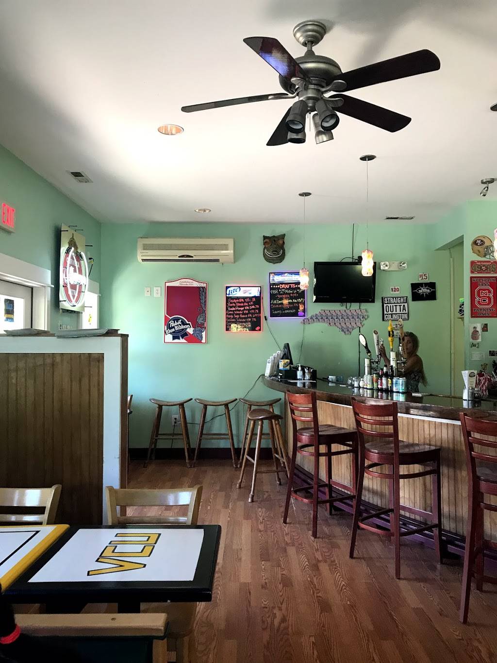 Colington Pizza | restaurant | 100 Colingwood Ln, Kill Devil Hills, NC 27948, USA | 2524413339 OR +1 252-441-3339