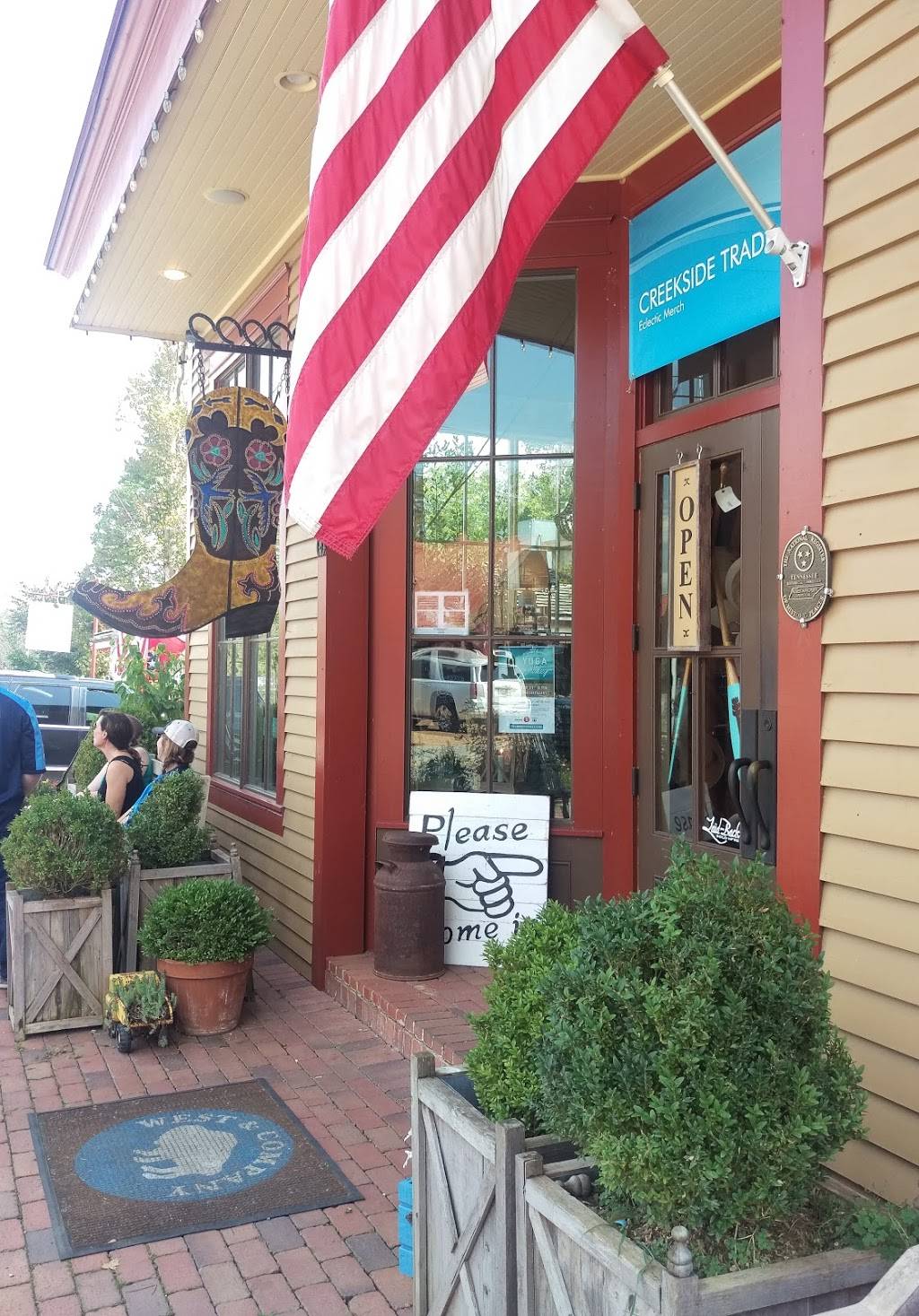 The Country Boy Restaurant | restaurant | 4141 Old Hillsboro Rd, Franklin, TN 37064, USA | 6157218109 OR +1 615-721-8109