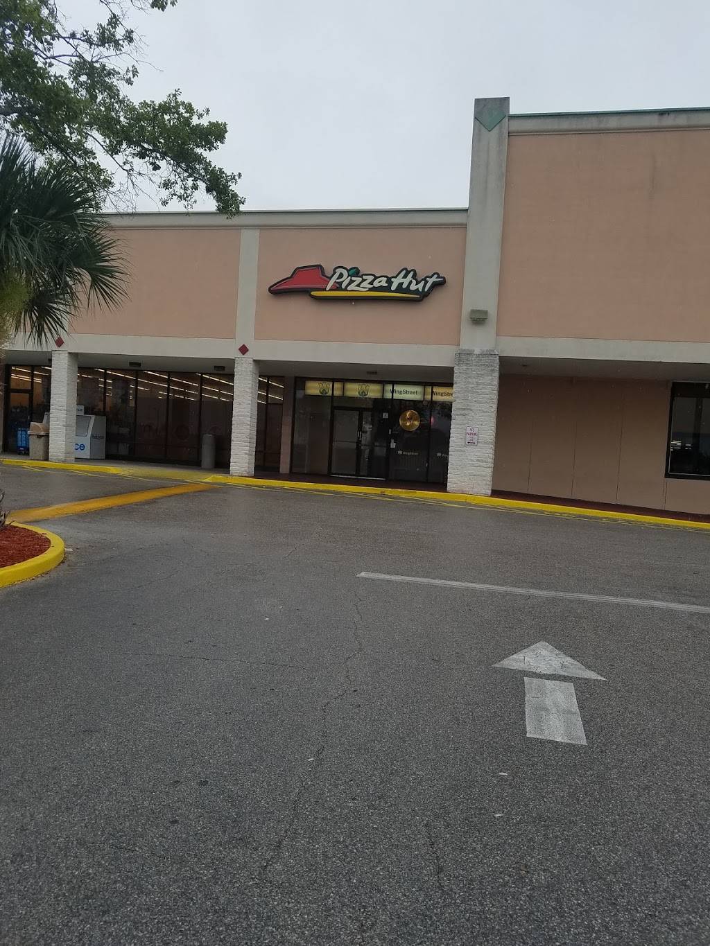 Pizza Hut | restaurant | 6666 Ridge Rd, Port Richey, FL 34668, USA | 7278416161 OR +1 727-841-6161