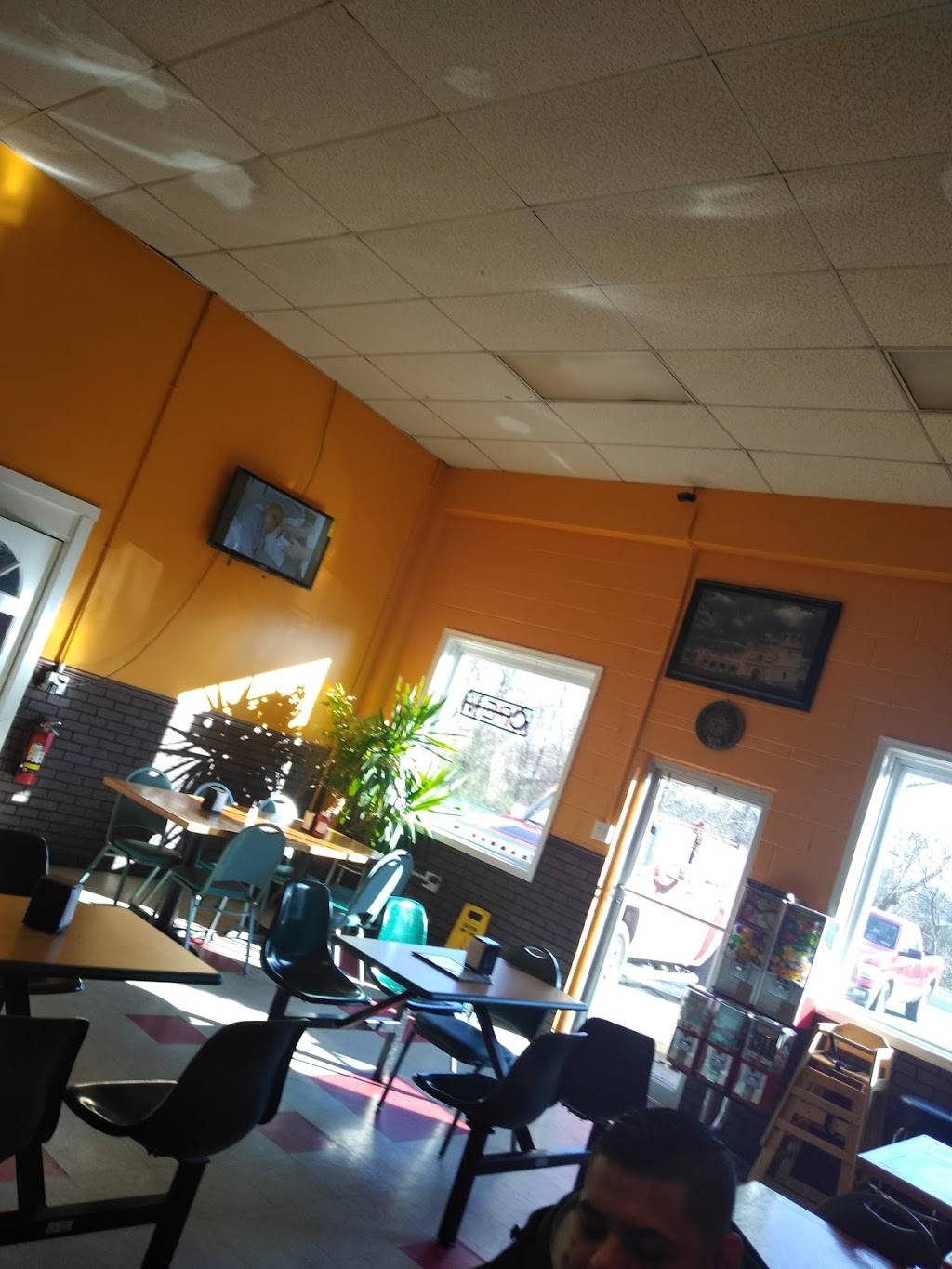 El Rinconsito | restaurant | 717 W Cypress St, Kennett Square, PA 19348, USA | 6104442274 OR +1 610-444-2274