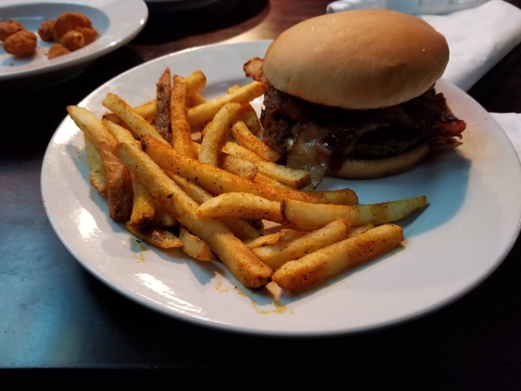 Blue 42 Sports Bar and Grill | restaurant | 629 Ellis Blvd NW, Cedar Rapids, IA 52405, USA | 3198262996 OR +1 319-826-2996