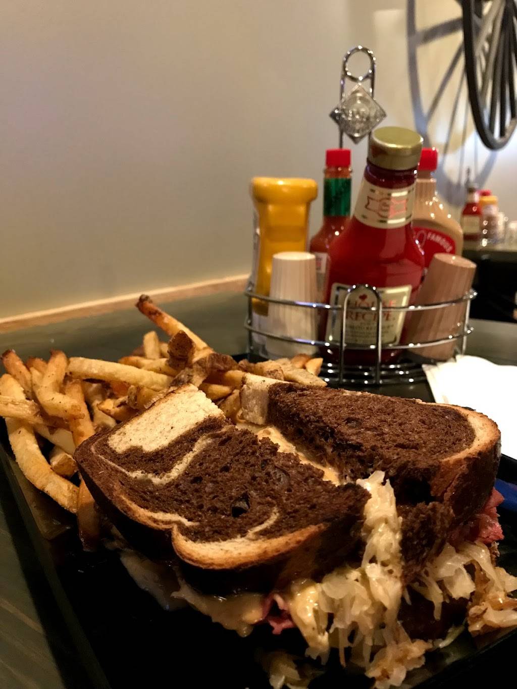 The Local At 97 | restaurant | 58 OH-97, Mansfield, OH 44904, USA | 4198847117 OR +1 419-884-7117