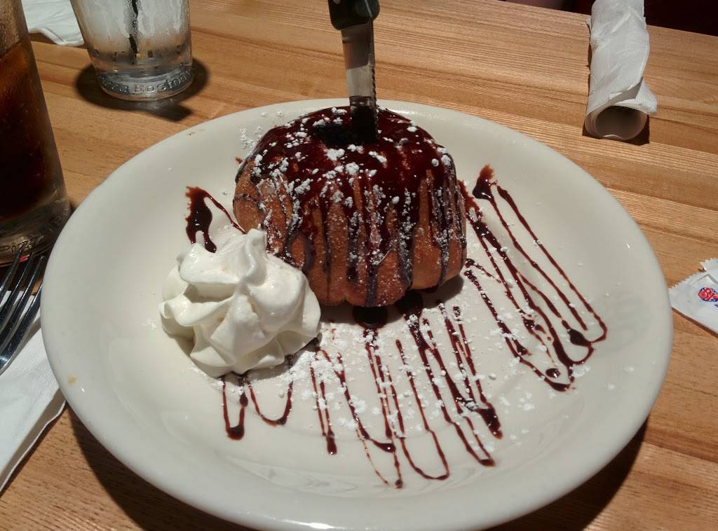 Boston Pizza | restaurant | 180 Rimrock Rd, Toronto, ON M3J 3A6, Canada | 4166366275 OR +1 416-636-6275