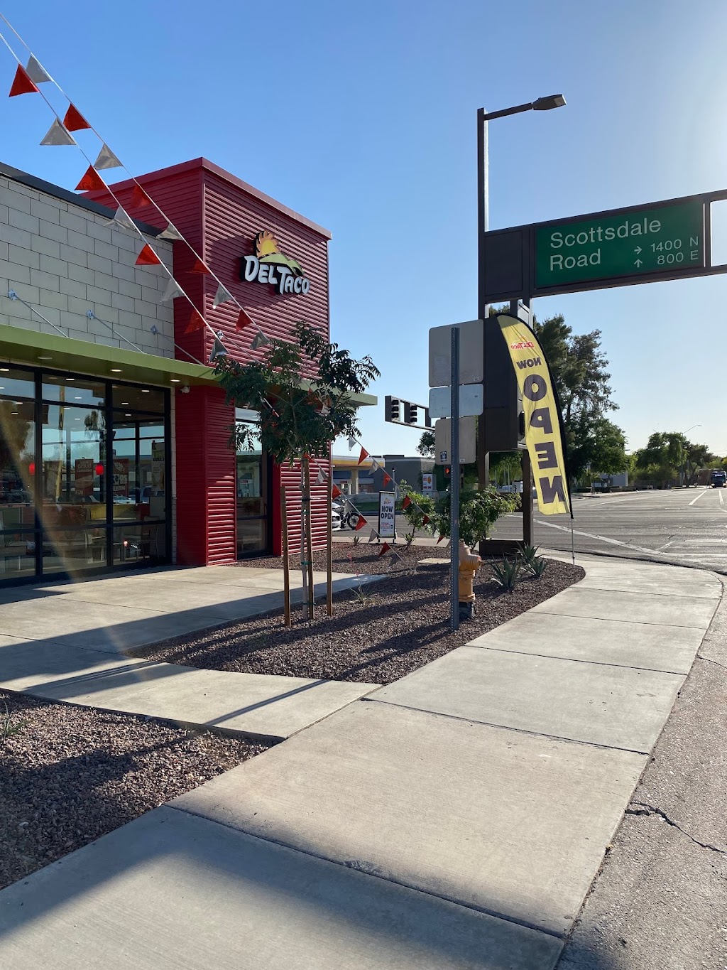 Del Taco | restaurant | 1331 N Scottsdale Rd, Tempe, AZ 85281, USA | 4805903021 OR +1 480-590-3021
