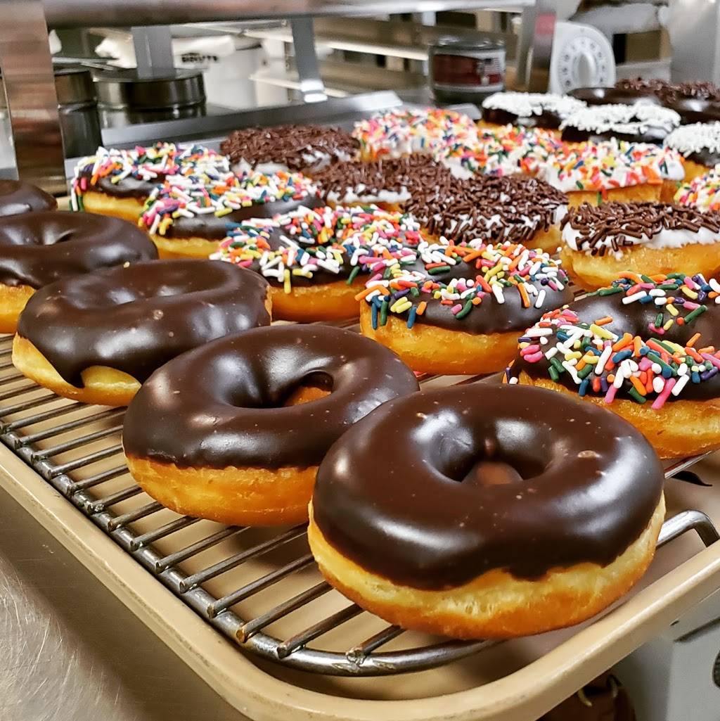 Nom Nom Donuts, Kolaches & More | bakery | 9793 Culebra Rd #104, San Antonio, TX 78251, USA | 2105494247 OR +1 210-549-4247