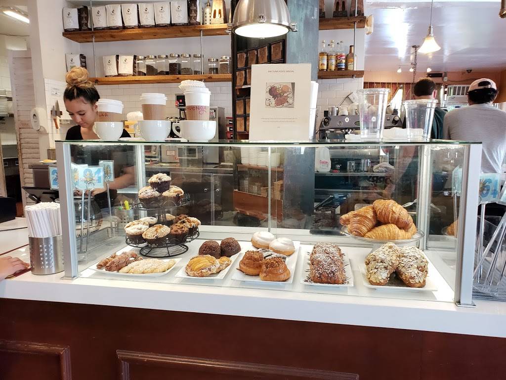 Solar de Cahuenga | restaurant | 1847 N Cahuenga Blvd, Los Angeles, CA 90028, USA | 3234677510 OR +1 323-467-7510