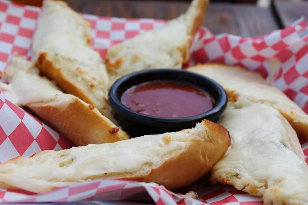 Roccos Tavern | restaurant | 12514 Ventura Blvd, Studio City, CA 91604, USA | 8189859876 OR +1 818-985-9876