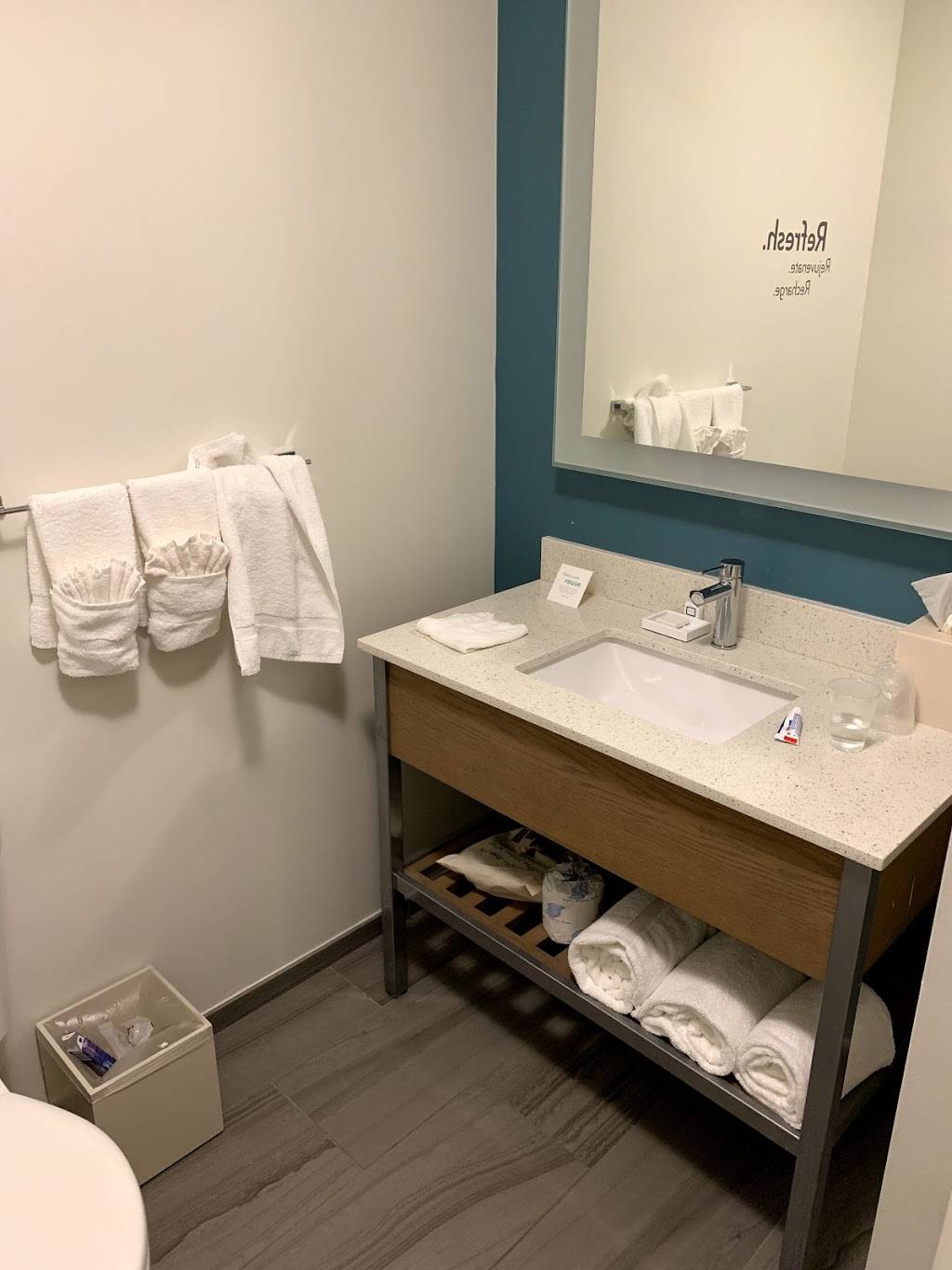 Cork & Kale | restaurant | 3499 NW 25th St, Miami, FL 33142, USA | 3056367000 OR +1 305-636-7000