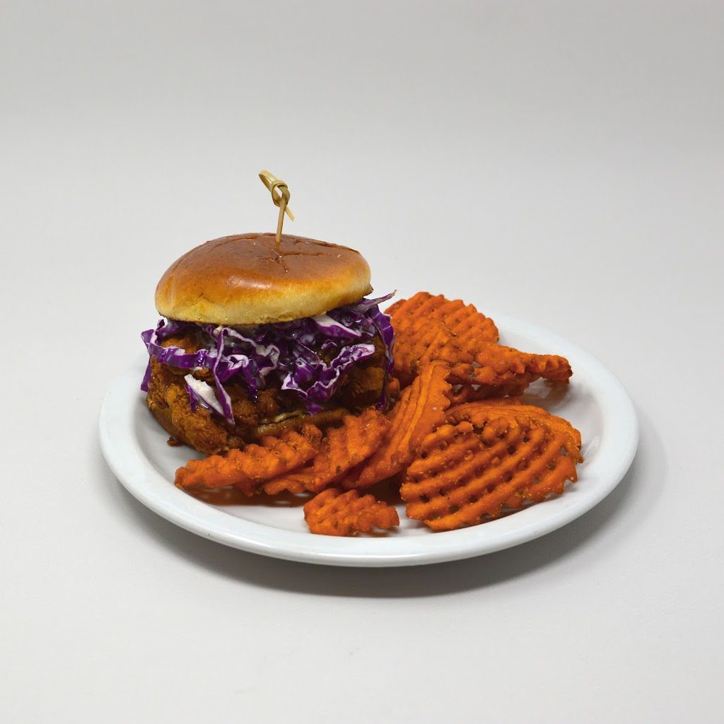 The Weekender | restaurant | 7783 Ralls Dr, Strawberry, AZ 85544, USA | 9284766503 OR +1 928-476-6503