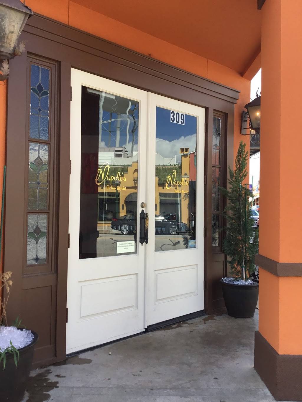 Napolis Italian Cafe | cafe | 309 S Main St, Grapevine, TX 76051, USA | 8173100385 OR +1 817-310-0385