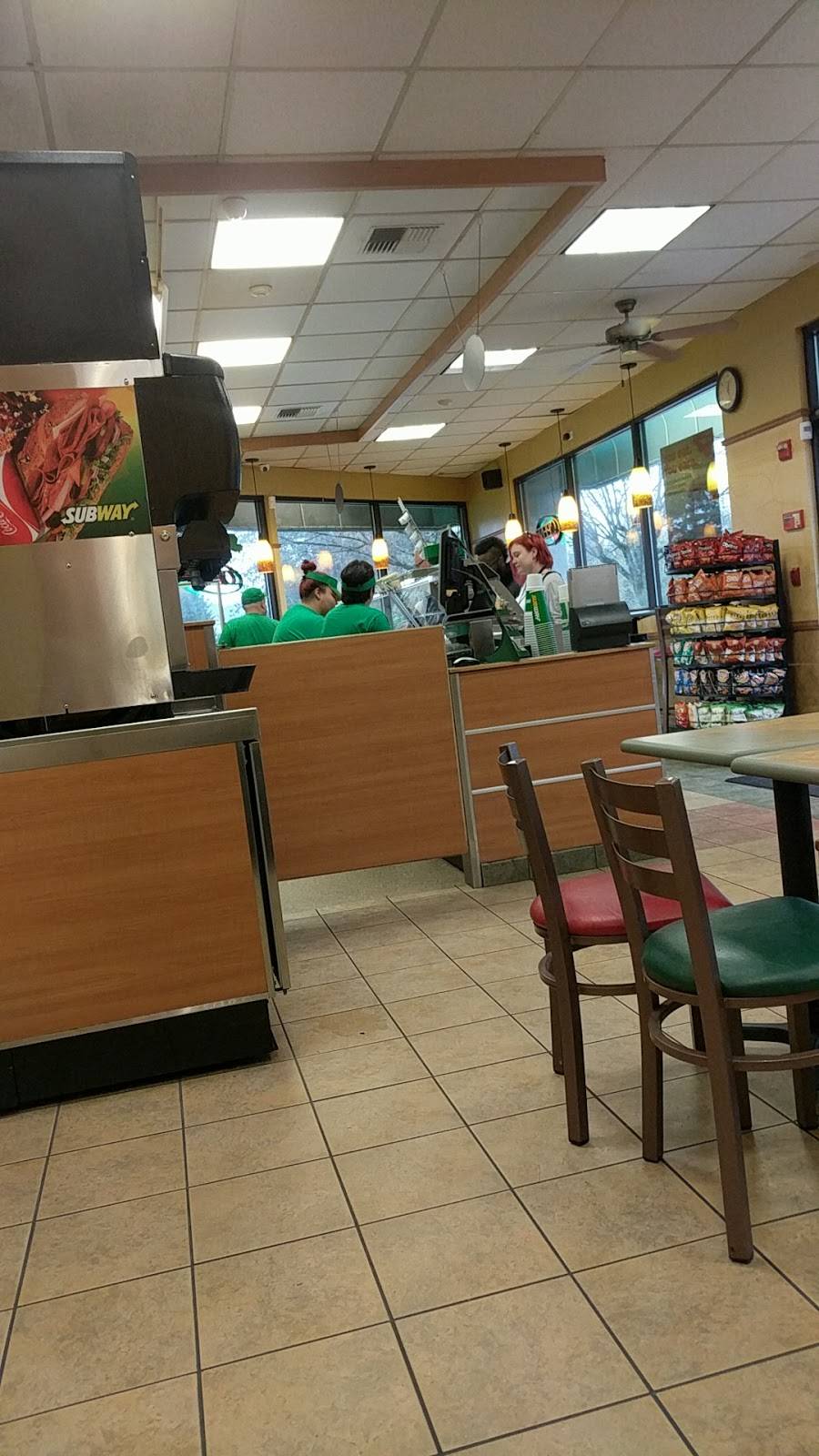 Subway | meal takeaway | 14712 NE 91st St Suite #500, Redmond, WA 98052, USA | 4258854088 OR +1 425-885-4088