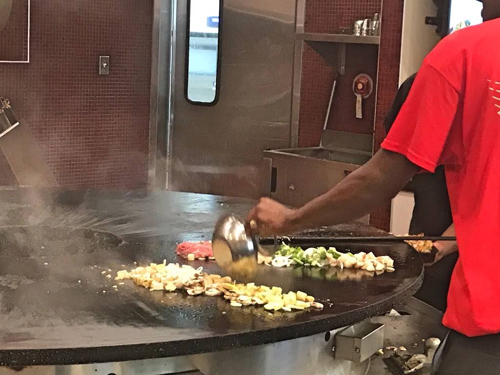 Genghis Grill | restaurant | 2625 International Pkwy, Dallas, TX 75261, USA | 9729736408 OR +1 972-973-6408