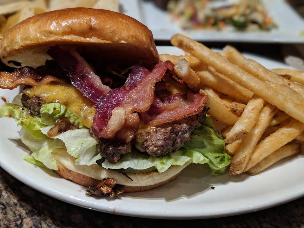 BJs Restaurant & Brewhouse | restaurant | 1159 Southcenter Mall, Tukwila, WA 98188, USA | 2064397500 OR +1 206-439-7500