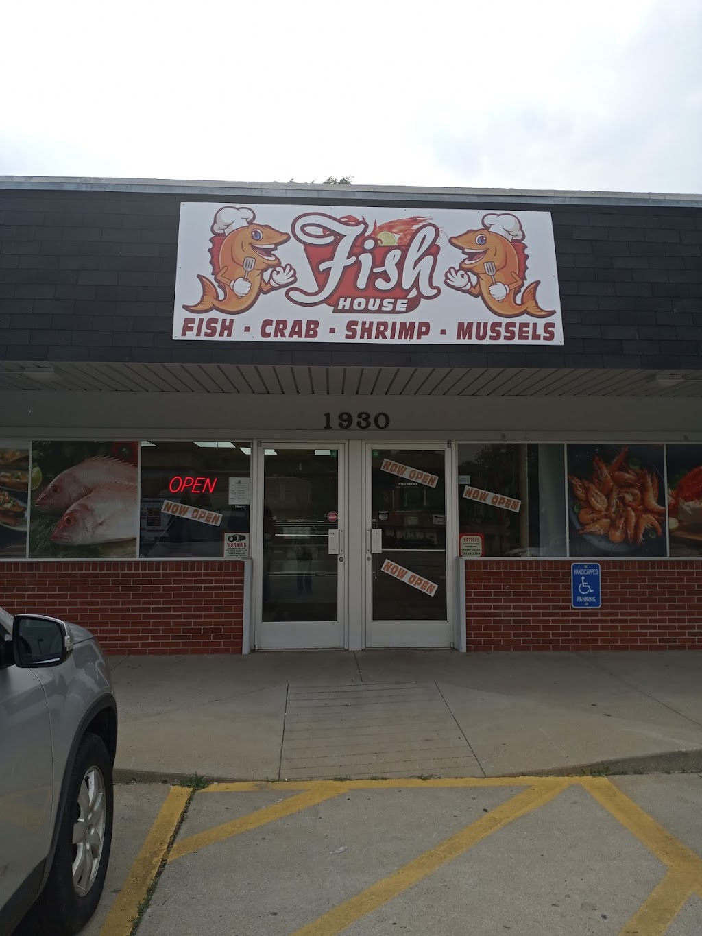 Fish House | restaurant | 1930 N 77th St, Kansas City, KS 66112, USA | 9132585010 OR +1 913-258-5010