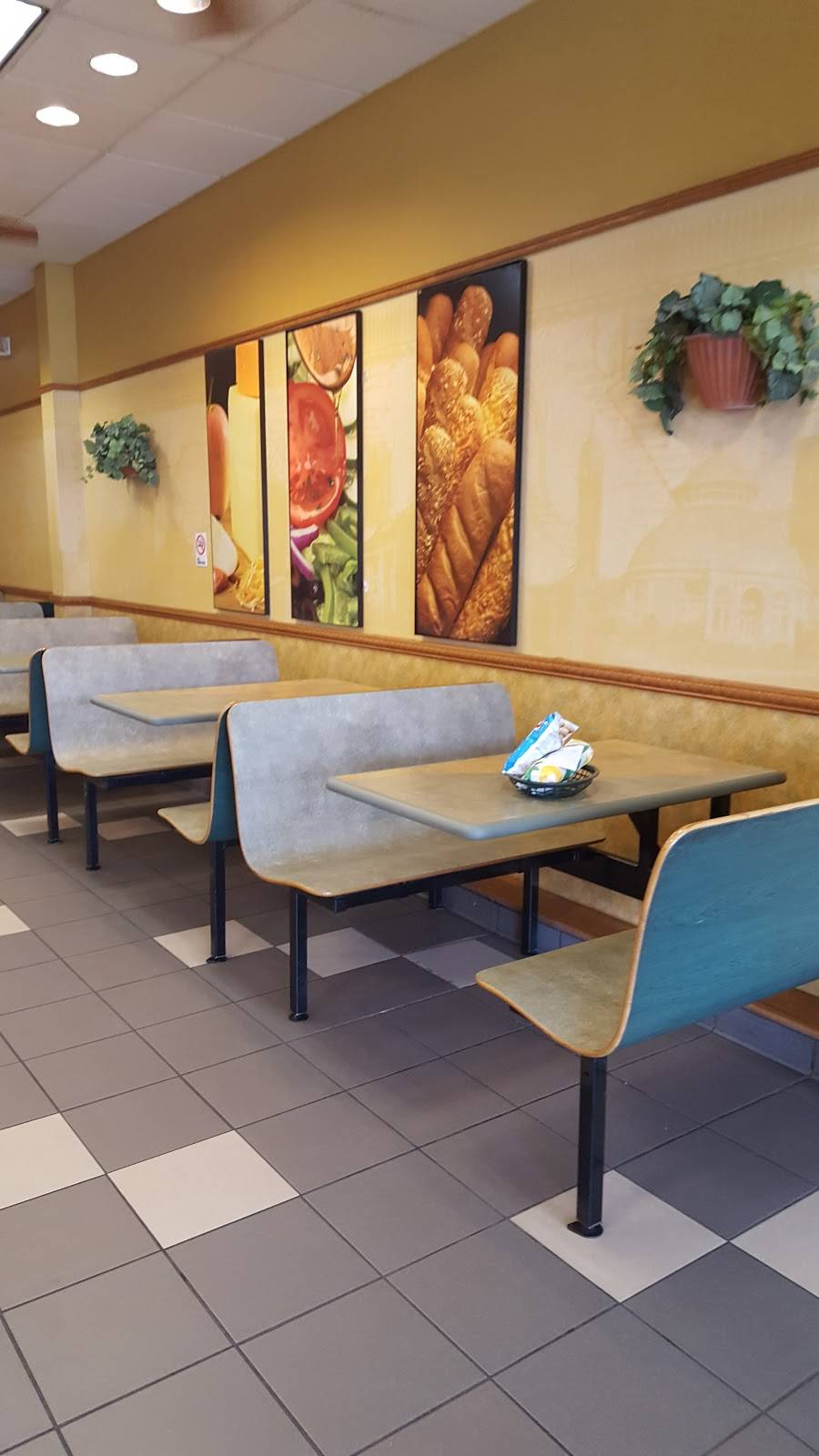 Subway | restaurant | 2255 East Ridge Road, Rochester, NY 14622, USA | 5854676990 OR +1 585-467-6990