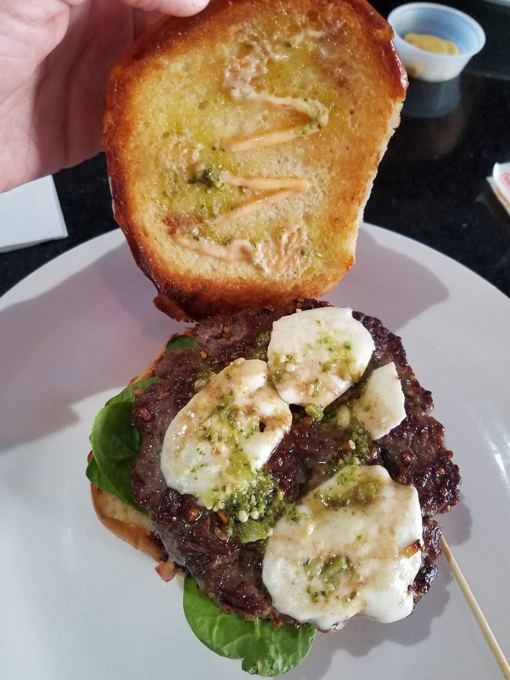 The Burger Palace | restaurant | 2800 Sage Rd #1100, Houston, TX 77056, USA | 7138779700 OR +1 713-877-9700