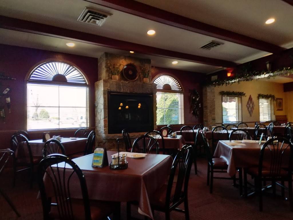 Ginos Italian | restaurant | 584 W Johnson St, Fond du Lac, WI 54935, USA | 9209069999 OR +1 920-906-9999