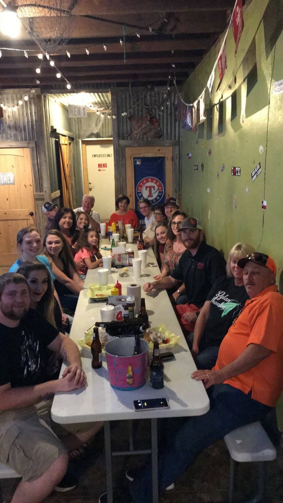 Salt Lickers | restaurant | 229 N Main St, Grand Saline, TX 75140, USA | 9033681375 OR +1 903-368-1375