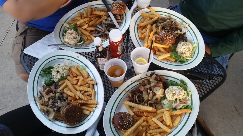 Zs Villa | restaurant | 42 Piquette Ave, Detroit, MI 48202, USA | 3138742680 OR +1 313-874-2680