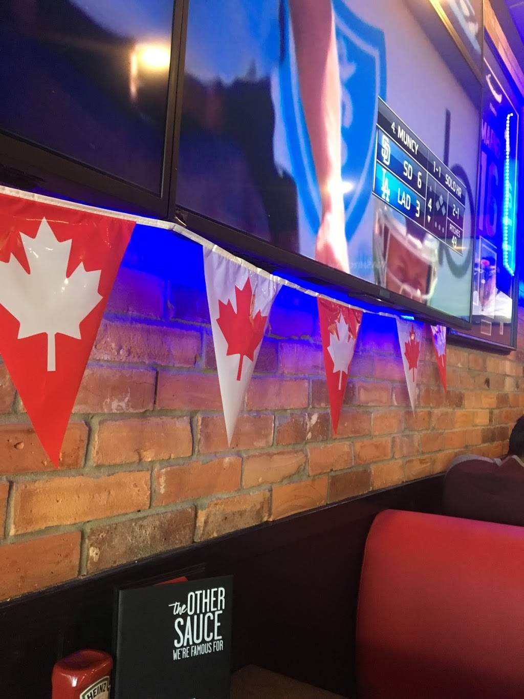 St. Louis Bar & Grill | restaurant | 17074 Leslie St Unit 1, Newmarket, ON L3Y 8V8, Canada | 9059534204 OR +1 905-953-4204