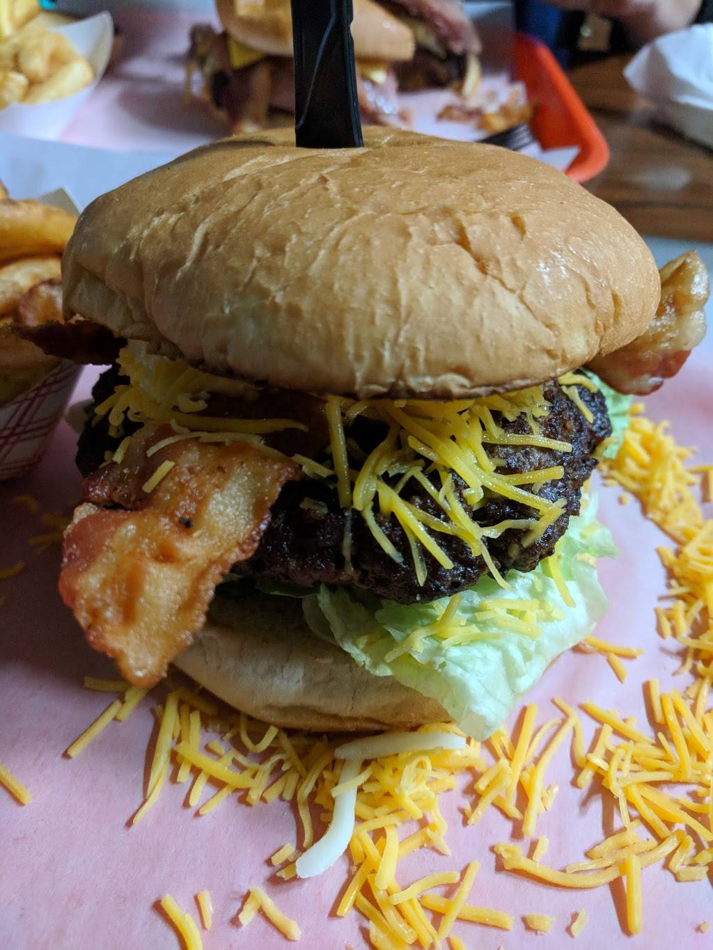 Burger Barge Boardwalk | restaurant | 2805, 123 Meadow Ave, East Peoria, IL 61611, USA | 3096986161 OR +1 309-698-6161