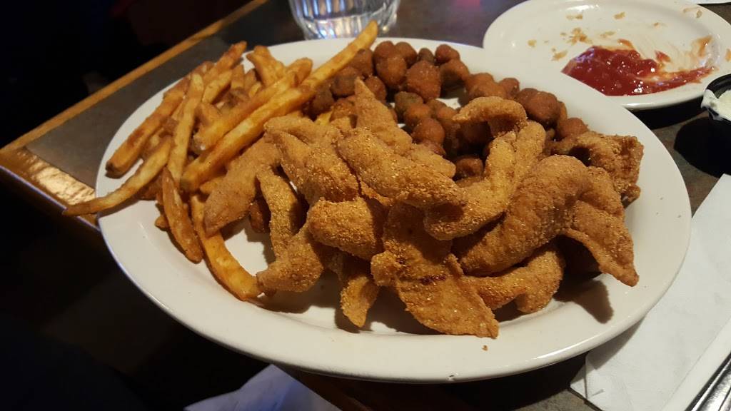 Red Hot & Blue Annapolis | restaurant | 200 Old Mill Bottom Rd, Annapolis, MD 21409, USA | 4106267427 OR +1 410-626-7427