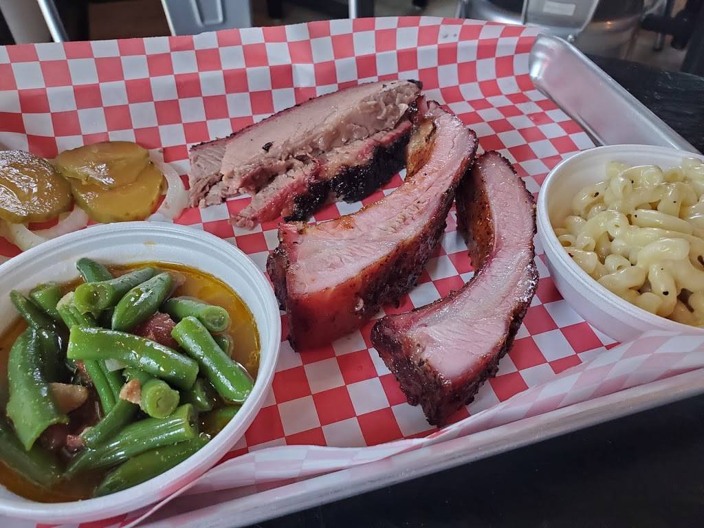 Burnwood 68 | restaurant | 1012 N Flores St, San Antonio, TX 78212, USA | 2103200584 OR +1 210-320-0584