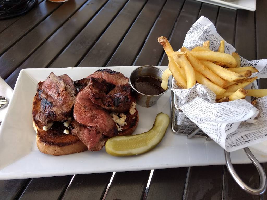 The Rum Runner | restaurant | 816 Ocean Ave, Sea Bright, NJ 07760, USA | 7328422894 OR +1 732-842-2894