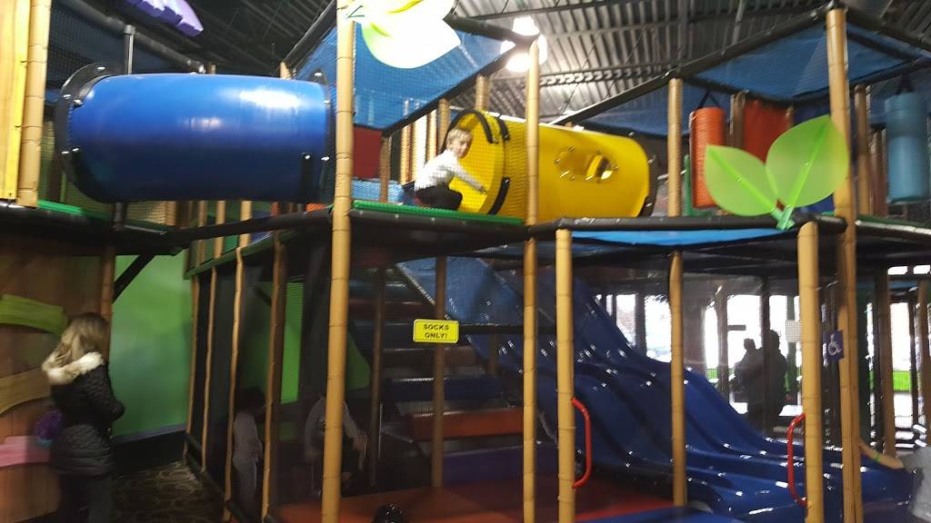 Fort Clarkston | restaurant | 7127 Dixie Hwy, Village of Clarkston, MI 48346, USA | 2482975453 OR +1 248-297-5453