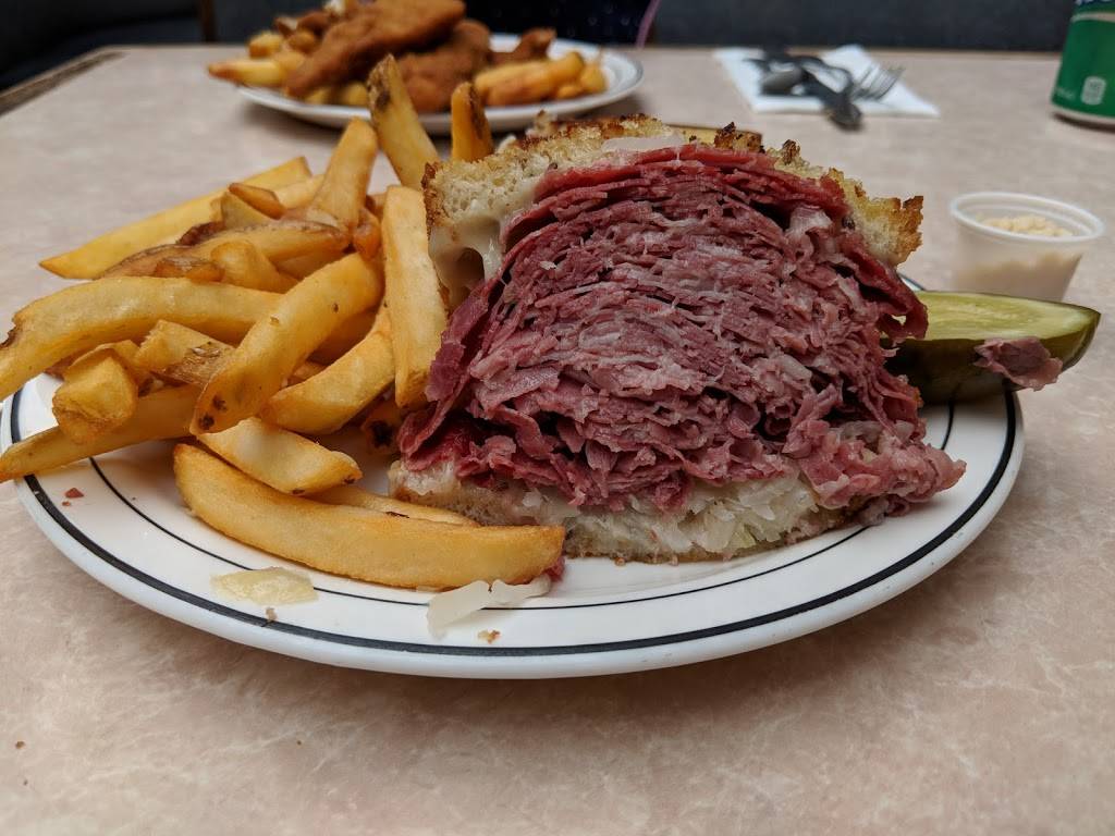 Karls Inn of the Barristers | restaurant | 1264 W 3rd St, Cleveland, OH 44113, USA | 2162414141 OR +1 216-241-4141