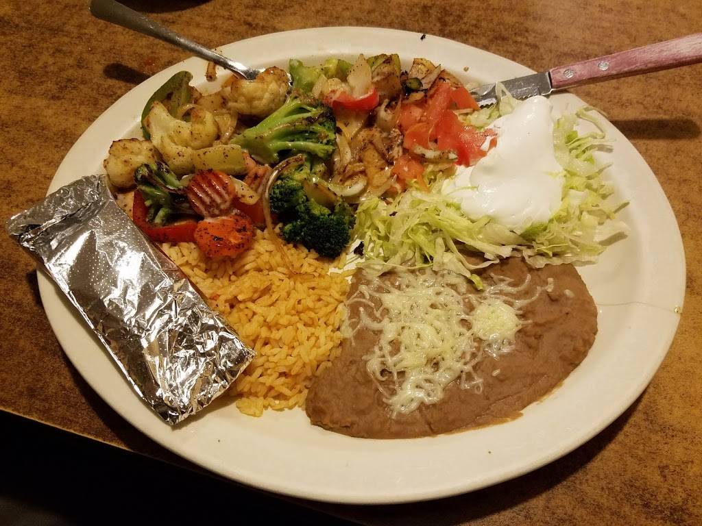 La Potosina | restaurant | 1588, 1355 Wayne Rd, Savannah, TN 38372, USA | 7319259704 OR +1 731-925-9704