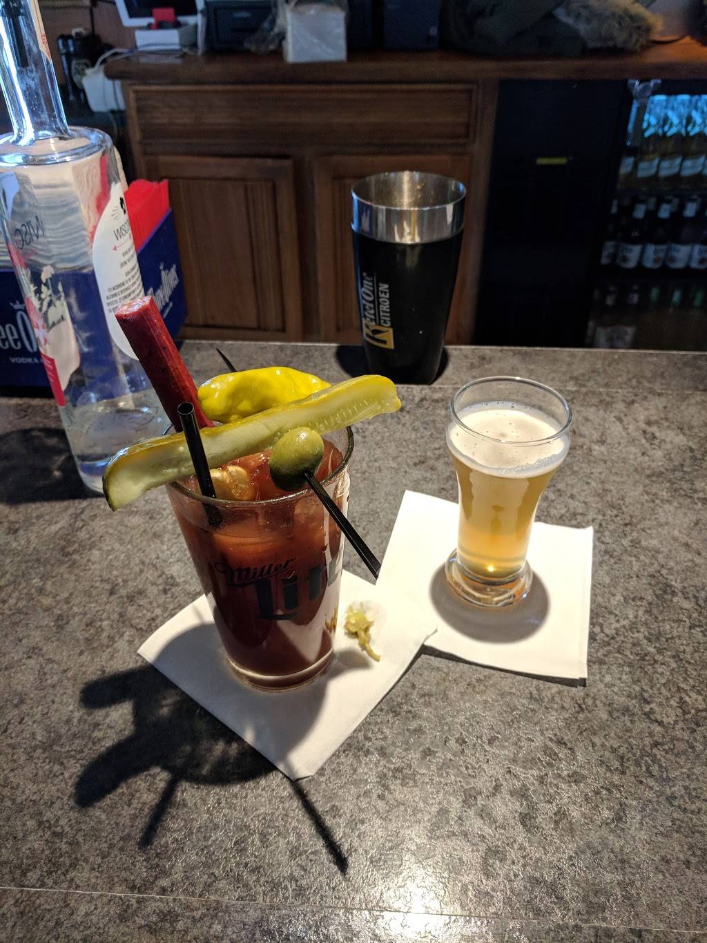 Bougeys Bar & Grill | restaurant | 16760 W Greenfield Ave, Brookfield, WI 53005, USA | 2627844092 OR +1 262-784-4092