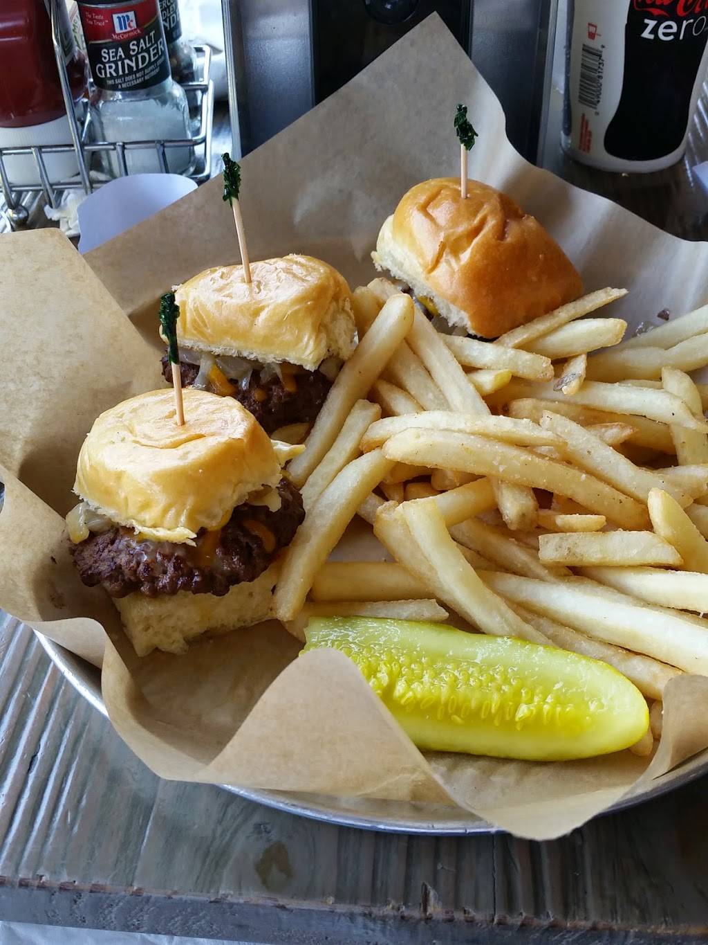 Johnnie Browns | meal takeaway | 301 E Atlantic Ave, Delray Beach, FL 33483, USA | 5612439911 OR +1 561-243-9911