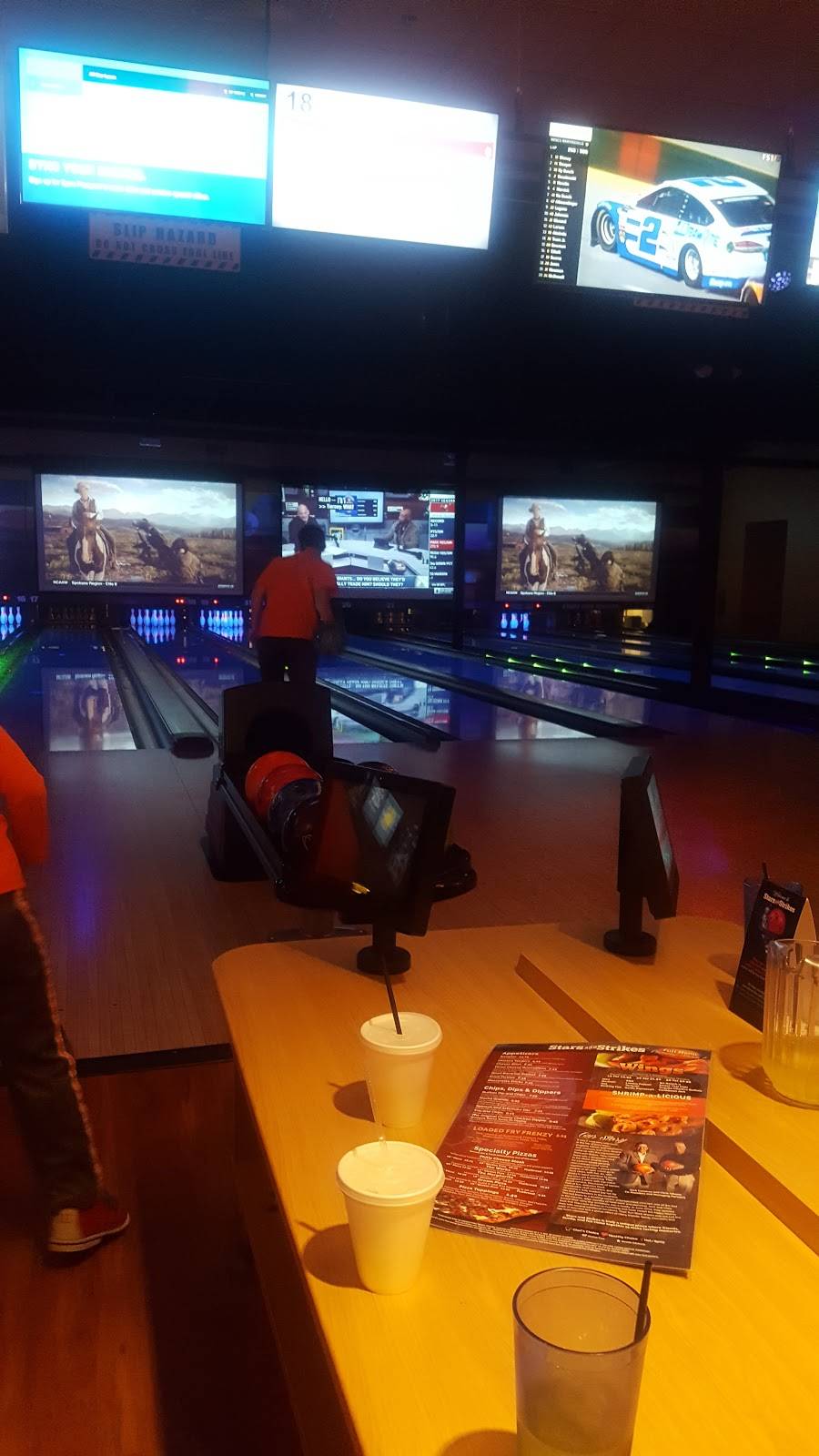 Stars and Strikes Family Entertainment Center | restaurant | 930 Old Monrovia Rd NW, Huntsville, AL 35806, USA | 2562724626 OR +1 256-272-4626