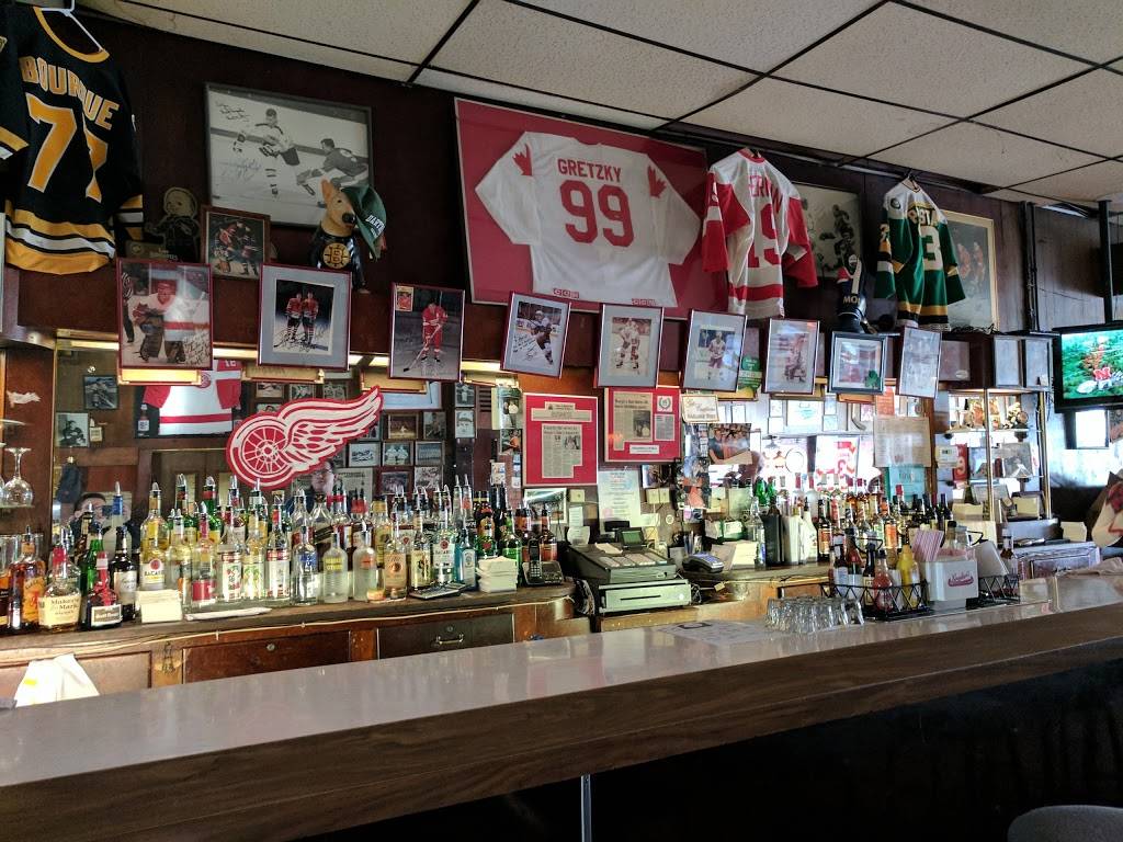 Marges Bar and Grill | restaurant | 15300 Mack Ave, Grosse Pointe, MI 48230, USA | 3138818895 OR +1 313-881-8895