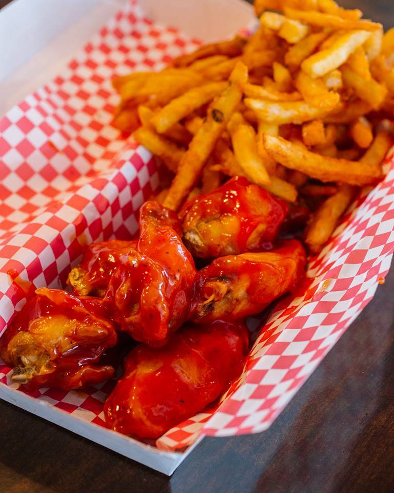 Hot Dog Johnnies | restaurant | 1905 Coastal Highway @, New Orleans St, Dewey Beach, DE 19971, USA | 3022279502 OR +1 302-227-9502