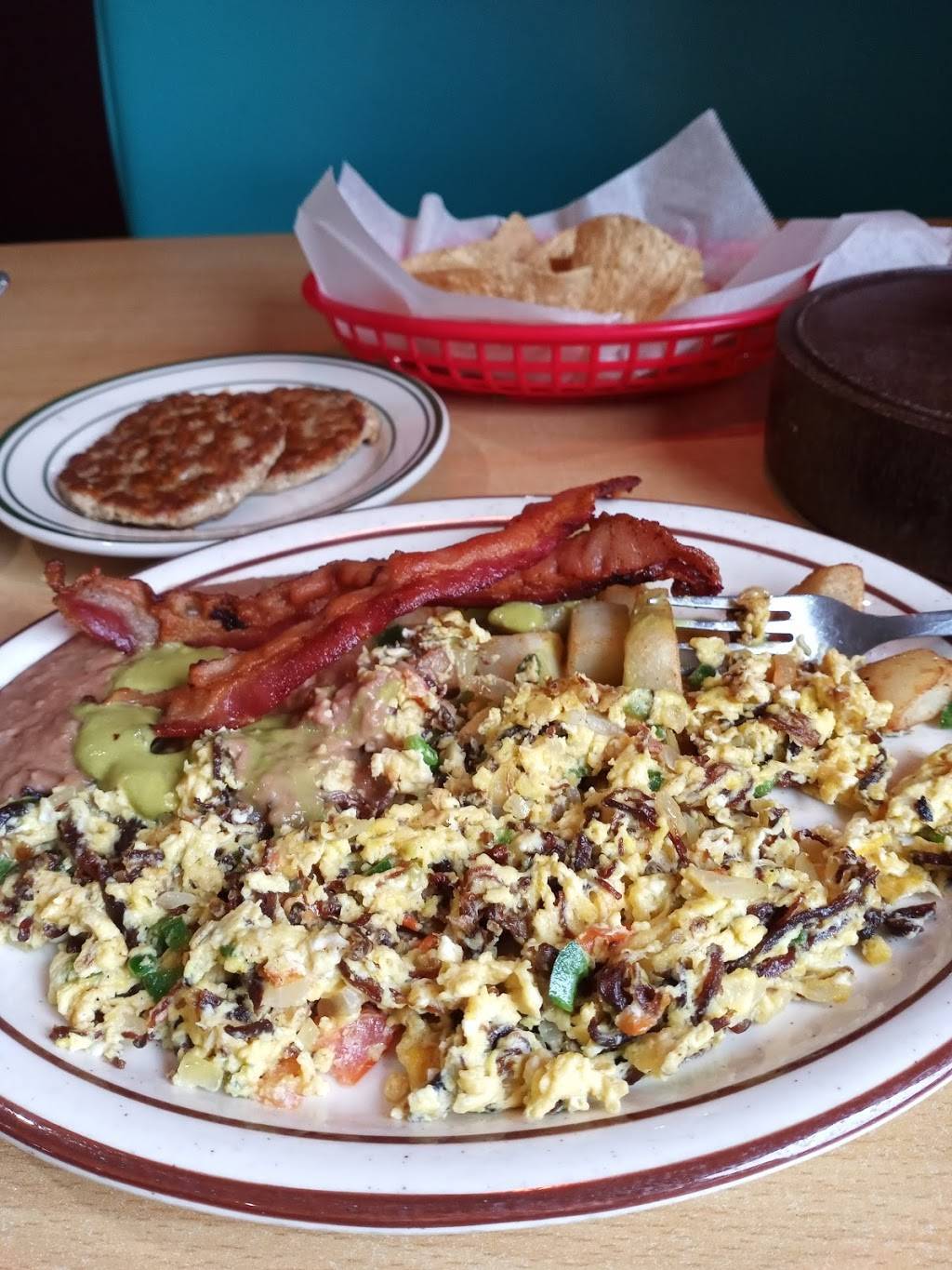 Chapala Jalisco Taqueria | restaurant | 1200 Market St, Baytown, TX 77520, USA | 2814205557 OR +1 281-420-5557