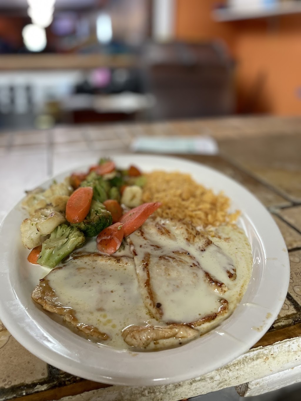 Los tres ll Mexican bar grill | restaurant | 119 W Main St, Lebanon, KY 40033, USA | 2706929746 OR +1 270-692-9746