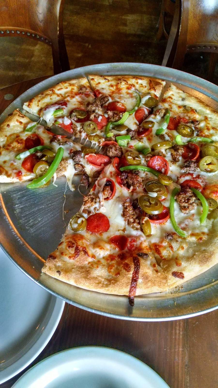 Blanco River Pizza Company | restaurant | 306 Pecan St, Blanco, TX 78606, USA | 8308333221 OR +1 830-833-3221