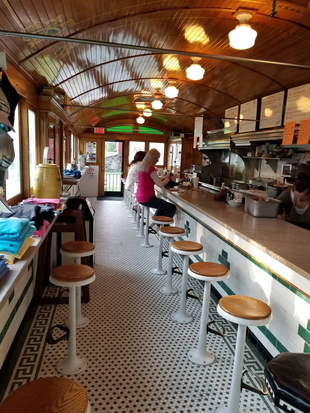 Dans Diner | restaurant | 1005 NY-203, Chatham, NY 12037, USA | 5183923267 OR +1 518-392-3267