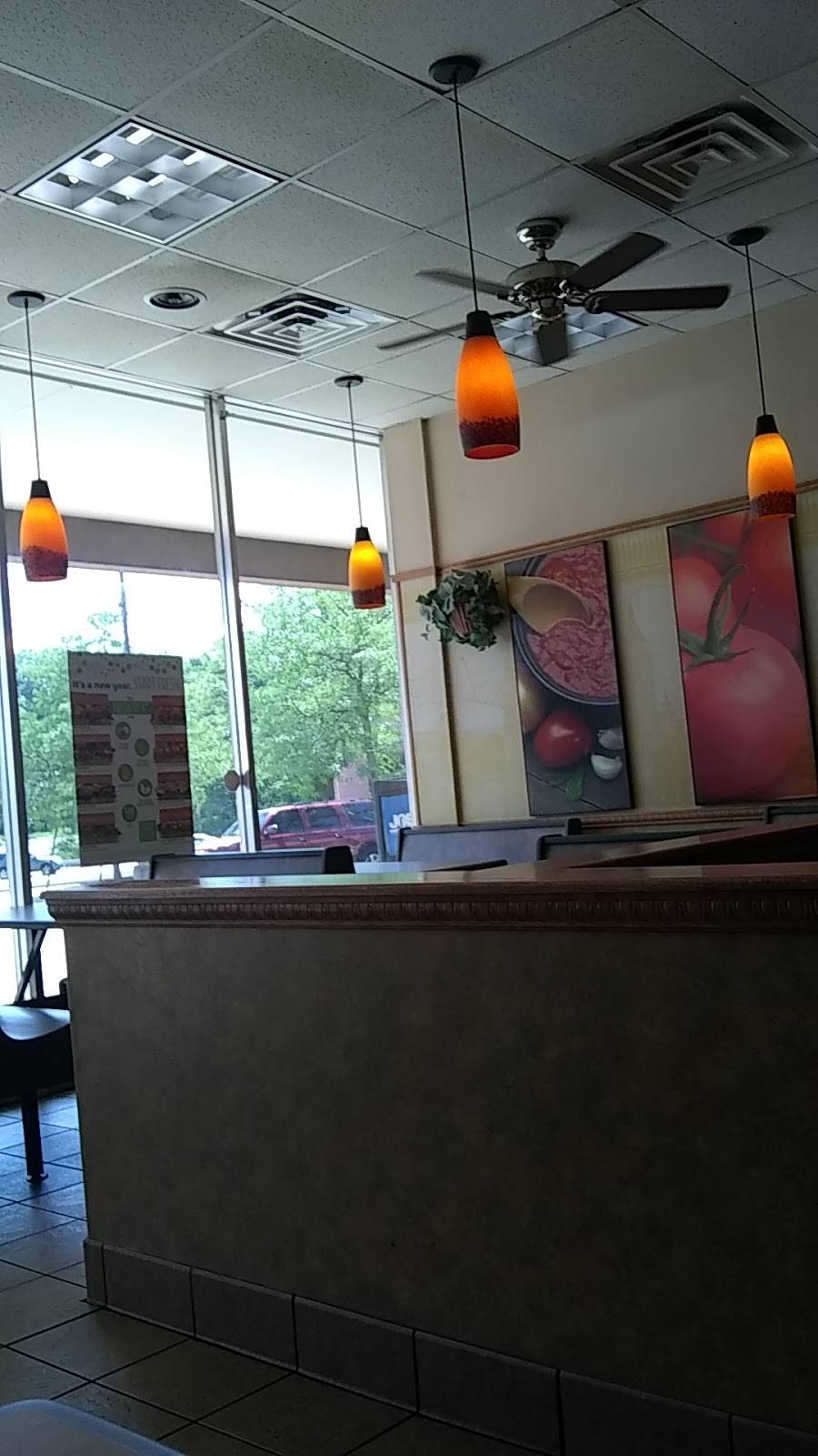 Subway | restaurant | 10990 New Halls Ferry Road, St. Louis, MO 63136, USA | 3143883700 OR +1 314-388-3700