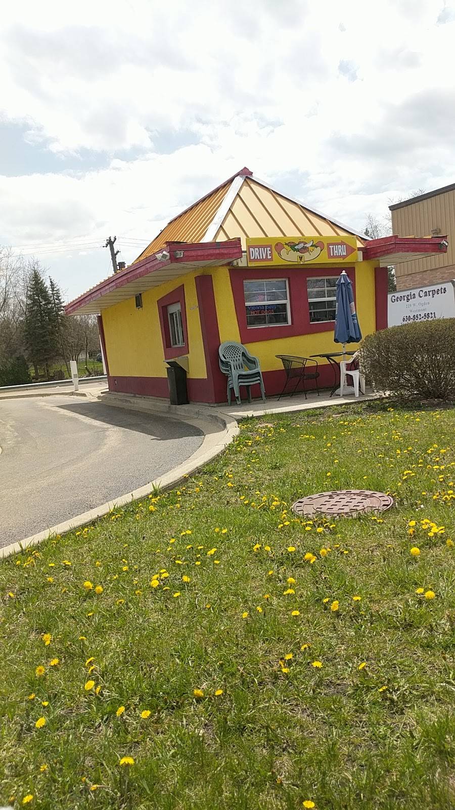 Jimmys Dog House | restaurant | 217 Ogden Ave, Westmont, IL 60559, USA | 6309638203 OR +1 630-963-8203