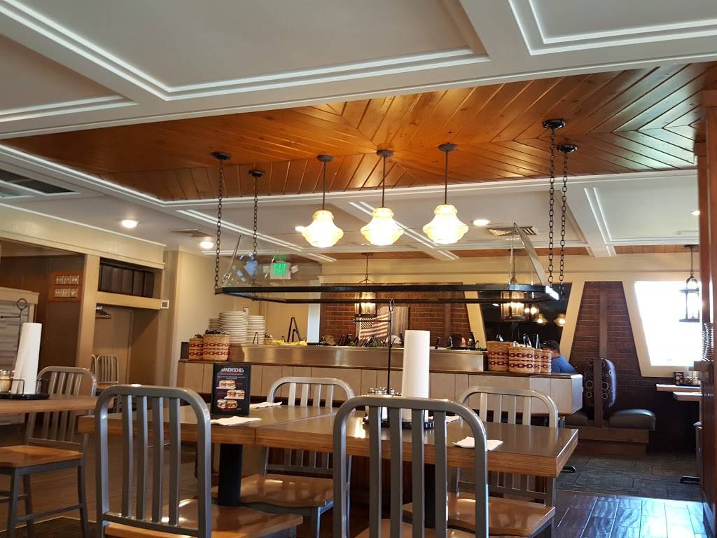 Pizza Hut | restaurant | 1411 N Wayne St, Angola, IN 46703, USA | 2606657574 OR +1 260-665-7574